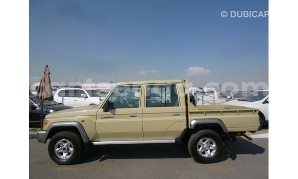 Nunua Imported Toyota Land Cruiser Beige Gari ndani ya Import - Dubai nchini Hhohho Nunua Imported Toyota Land Cruiser Beige Gari ndani ya Import - Dubai nchini Hhohho