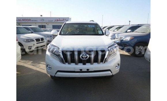 Acheter Import Voiture Toyota Prado Blanc à Import - Dubai, Hhohho Acheter Import Voiture Toyota Prado Blanc à Import - Dubai, Hhohho