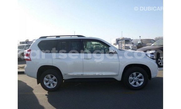 Acheter Import Voiture Toyota Prado Blanc à Import - Dubai, Hhohho Acheter Import Voiture Toyota Prado Blanc à Import - Dubai, Hhohho