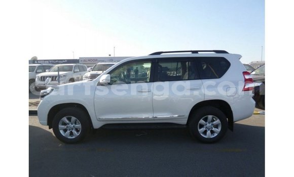 Acheter Import Voiture Toyota Prado Blanc à Import - Dubai, Hhohho Acheter Import Voiture Toyota Prado Blanc à Import - Dubai, Hhohho