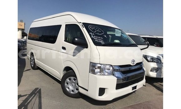 Acheter Import Voiture Toyota Hiace Blanc à Import - Dubai, Hhohho Acheter Import Voiture Toyota Hiace Blanc à Import - Dubai, Hhohho