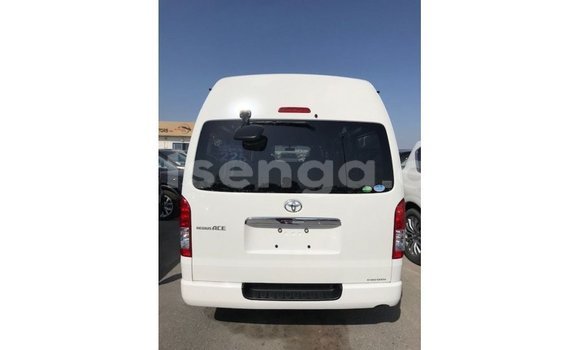 Acheter Import Voiture Toyota Hiace Blanc à Import - Dubai, Hhohho Acheter Import Voiture Toyota Hiace Blanc à Import - Dubai, Hhohho