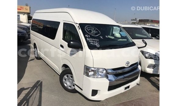 Acheter Import Voiture Toyota Hiace Blanc à Import - Dubai, Hhohho Acheter Import Voiture Toyota Hiace Blanc à Import - Dubai, Hhohho