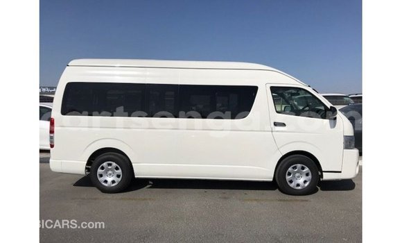 Acheter Import Voiture Toyota Hiace Blanc à Import - Dubai, Hhohho Acheter Import Voiture Toyota Hiace Blanc à Import - Dubai, Hhohho