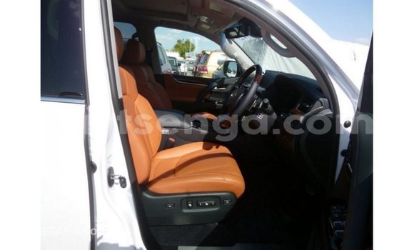 Acheter Import Voiture Lexus LX Blanc à Import - Dubai, Hhohho Acheter Import Voiture Lexus LX Blanc à Import - Dubai, Hhohho