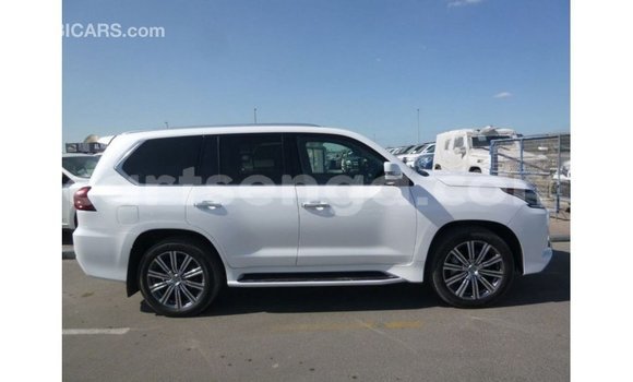 Acheter Import Voiture Lexus LX Blanc à Import - Dubai, Hhohho Acheter Import Voiture Lexus LX Blanc à Import - Dubai, Hhohho