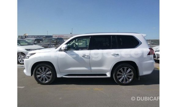 Acheter Import Voiture Lexus LX Blanc à Import - Dubai, Hhohho Acheter Import Voiture Lexus LX Blanc à Import - Dubai, Hhohho