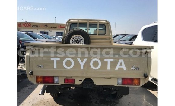 Acheter Import Voiture Toyota Land Cruiser Beige à Import - Dubai, Hhohho Acheter Import Voiture Toyota Land Cruiser Beige à Import - Dubai, Hhohho