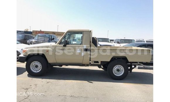 Acheter Import Voiture Toyota Land Cruiser Beige à Import - Dubai, Hhohho Acheter Import Voiture Toyota Land Cruiser Beige à Import - Dubai, Hhohho