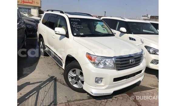 Nunua Imported Toyota Land Cruiser White Gari ndani ya Import - Dubai nchini Hhohho Nunua Imported Toyota Land Cruiser White Gari ndani ya Import - Dubai nchini Hhohho