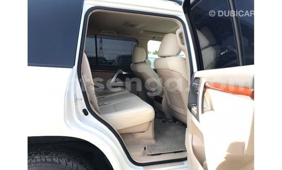 Nunua Imported Toyota Land Cruiser White Gari ndani ya Import - Dubai nchini Hhohho Nunua Imported Toyota Land Cruiser White Gari ndani ya Import - Dubai nchini Hhohho