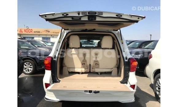 Nunua Imported Toyota Land Cruiser White Gari ndani ya Import - Dubai nchini Hhohho Nunua Imported Toyota Land Cruiser White Gari ndani ya Import - Dubai nchini Hhohho