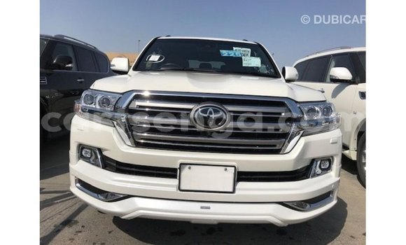 Nunua Imported Toyota Land Cruiser White Gari ndani ya Import - Dubai nchini Hhohho Nunua Imported Toyota Land Cruiser White Gari ndani ya Import - Dubai nchini Hhohho