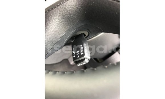 Acheter Import Voiture Toyota Land Cruiser Blanc à Import - Dubai, Hhohho Acheter Import Voiture Toyota Land Cruiser Blanc à Import - Dubai, Hhohho