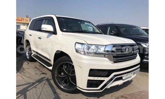 Nunua Imported Toyota Land Cruiser White Gari ndani ya Import - Dubai nchini Hhohho Nunua Imported Toyota Land Cruiser White Gari ndani ya Import - Dubai nchini Hhohho