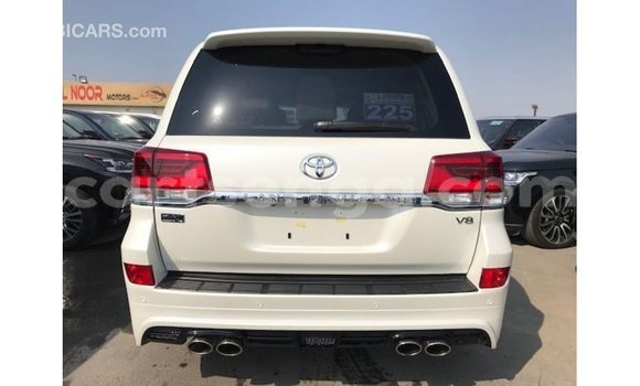 Nunua Imported Toyota Land Cruiser White Gari ndani ya Import - Dubai nchini Hhohho Nunua Imported Toyota Land Cruiser White Gari ndani ya Import - Dubai nchini Hhohho