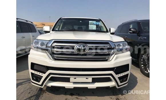 Nunua Imported Toyota Land Cruiser White Gari ndani ya Import - Dubai nchini Hhohho Nunua Imported Toyota Land Cruiser White Gari ndani ya Import - Dubai nchini Hhohho