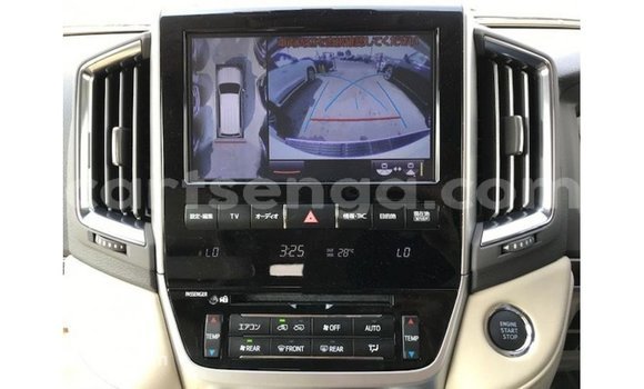 Nunua Imported Toyota Land Cruiser White Gari ndani ya Import - Dubai nchini Hhohho Nunua Imported Toyota Land Cruiser White Gari ndani ya Import - Dubai nchini Hhohho