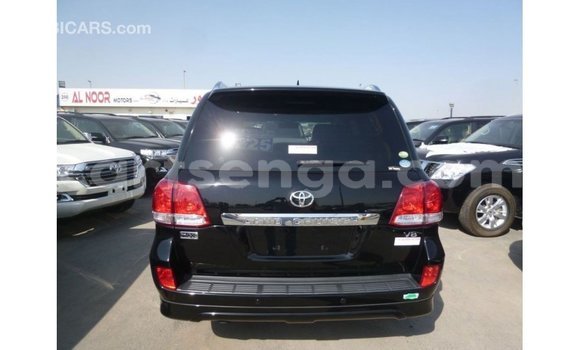 Nunua Imported Toyota Land Cruiser Black Gari ndani ya Import - Dubai nchini Hhohho Nunua Imported Toyota Land Cruiser Black Gari ndani ya Import - Dubai nchini Hhohho
