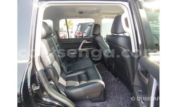 Nunua Imported Toyota Land Cruiser Black Gari ndani ya Import - Dubai nchini Hhohho Nunua Imported Toyota Land Cruiser Black Gari ndani ya Import - Dubai nchini Hhohho