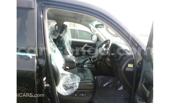Nunua Imported Toyota Land Cruiser Black Gari ndani ya Import - Dubai nchini Hhohho Nunua Imported Toyota Land Cruiser Black Gari ndani ya Import - Dubai nchini Hhohho