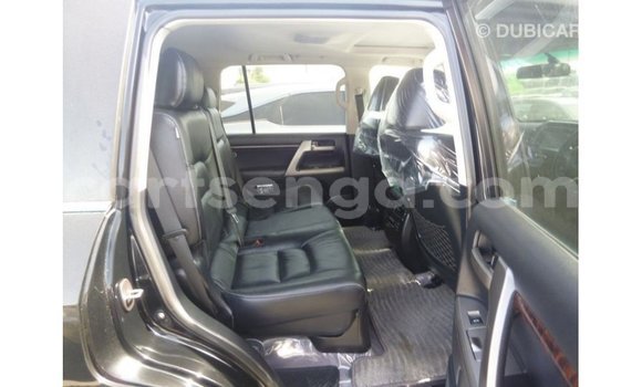 Nunua Imported Toyota Land Cruiser Black Gari ndani ya Import - Dubai nchini Hhohho Nunua Imported Toyota Land Cruiser Black Gari ndani ya Import - Dubai nchini Hhohho