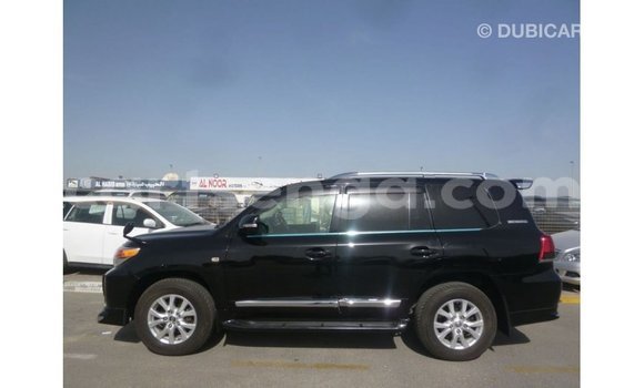 Nunua Imported Toyota Land Cruiser Black Gari ndani ya Import - Dubai nchini Hhohho Nunua Imported Toyota Land Cruiser Black Gari ndani ya Import - Dubai nchini Hhohho