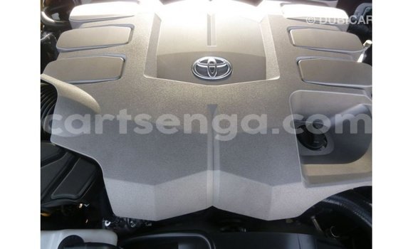Nunua Imported Toyota Land Cruiser Black Gari ndani ya Import - Dubai nchini Hhohho Nunua Imported Toyota Land Cruiser Black Gari ndani ya Import - Dubai nchini Hhohho