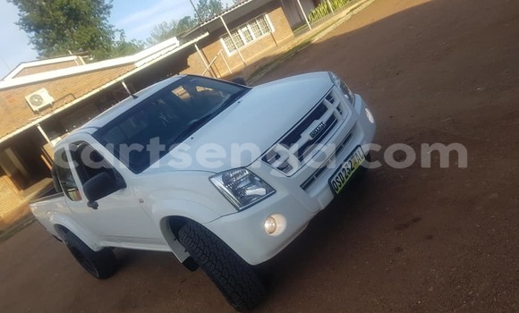 Buy Used Isuzu D–MAX White Car in Mbabane in Manzini