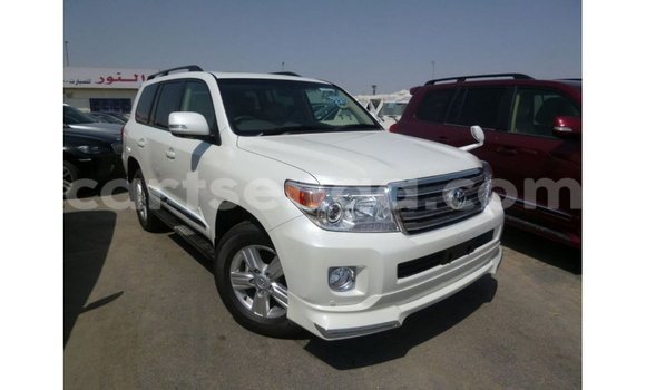 Buy Import Toyota Land Cruiser White Car in Import - Dubai in Hhohho Buy Import Toyota Land Cruiser White Car in Import - Dubai in Hhohho