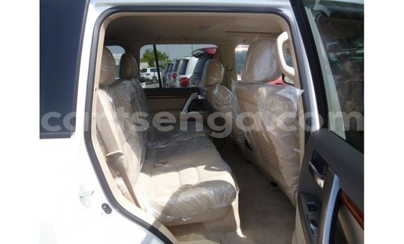 Buy Import Toyota Land Cruiser White Car in Import - Dubai in Hhohho Buy Import Toyota Land Cruiser White Car in Import - Dubai in Hhohho