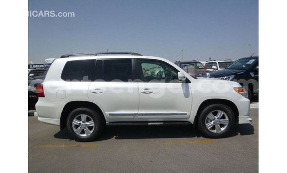 Buy Import Toyota Land Cruiser White Car in Import - Dubai in Hhohho Buy Import Toyota Land Cruiser White Car in Import - Dubai in Hhohho