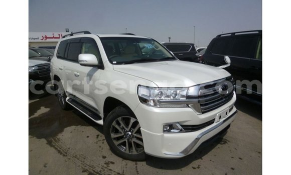 Acheter Import Voiture Toyota Land Cruiser Blanc à Import - Dubai, Hhohho Acheter Import Voiture Toyota Land Cruiser Blanc à Import - Dubai, Hhohho