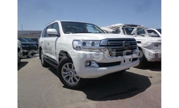 Nunua Imported Toyota Land Cruiser White Gari ndani ya Import - Dubai nchini Hhohho Nunua Imported Toyota Land Cruiser White Gari ndani ya Import - Dubai nchini Hhohho