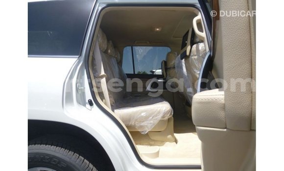 Nunua Imported Toyota Land Cruiser White Gari ndani ya Import - Dubai nchini Hhohho Nunua Imported Toyota Land Cruiser White Gari ndani ya Import - Dubai nchini Hhohho