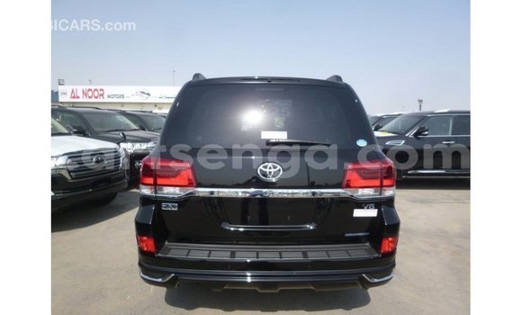 Nunua Imported Toyota Land Cruiser Black Gari ndani ya Import - Dubai nchini Hhohho Nunua Imported Toyota Land Cruiser Black Gari ndani ya Import - Dubai nchini Hhohho