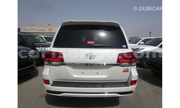 Nunua Imported Toyota Land Cruiser White Gari ndani ya Import - Dubai nchini Hhohho Nunua Imported Toyota Land Cruiser White Gari ndani ya Import - Dubai nchini Hhohho