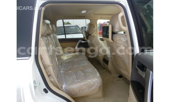 Nunua Imported Toyota Land Cruiser White Gari ndani ya Import - Dubai nchini Hhohho Nunua Imported Toyota Land Cruiser White Gari ndani ya Import - Dubai nchini Hhohho