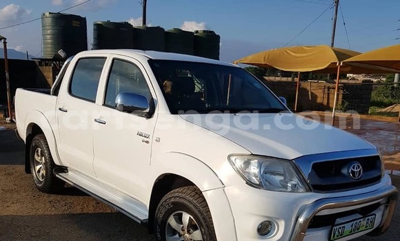 Buy Used Toyota Hilux White Car in Mbabane in Manzini Buy Used Toyota Hilux White Car in Mbabane in Manzini