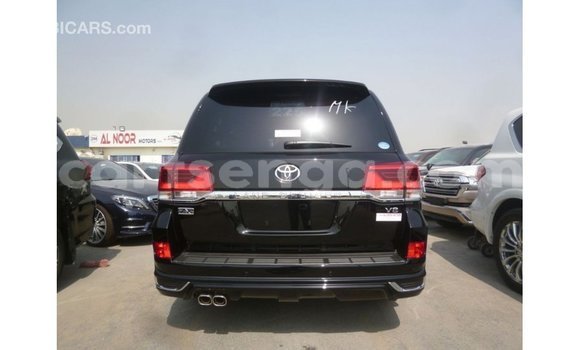 Nunua Imported Toyota Land Cruiser Black Gari ndani ya Import - Dubai nchini Hhohho Nunua Imported Toyota Land Cruiser Black Gari ndani ya Import - Dubai nchini Hhohho