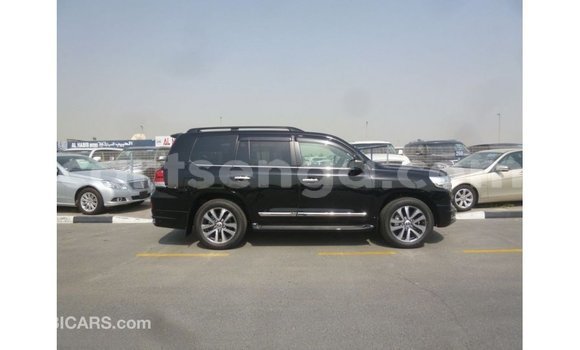 Nunua Imported Toyota Land Cruiser Black Gari ndani ya Import - Dubai nchini Hhohho Nunua Imported Toyota Land Cruiser Black Gari ndani ya Import - Dubai nchini Hhohho