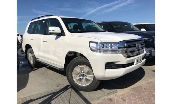 Nunua Imported Toyota Land Cruiser White Gari ndani ya Import - Dubai nchini Hhohho Nunua Imported Toyota Land Cruiser White Gari ndani ya Import - Dubai nchini Hhohho