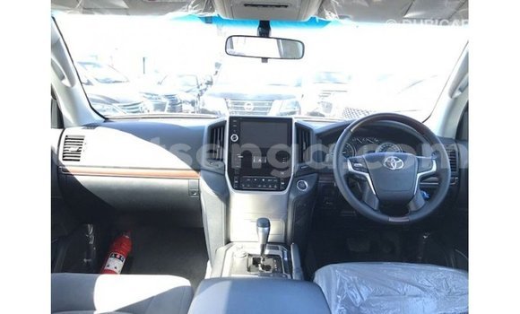 Nunua Imported Toyota Land Cruiser White Gari ndani ya Import - Dubai nchini Hhohho Nunua Imported Toyota Land Cruiser White Gari ndani ya Import - Dubai nchini Hhohho