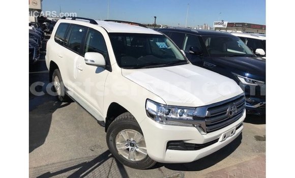 Nunua Imported Toyota Land Cruiser White Gari ndani ya Import - Dubai nchini Hhohho Nunua Imported Toyota Land Cruiser White Gari ndani ya Import - Dubai nchini Hhohho