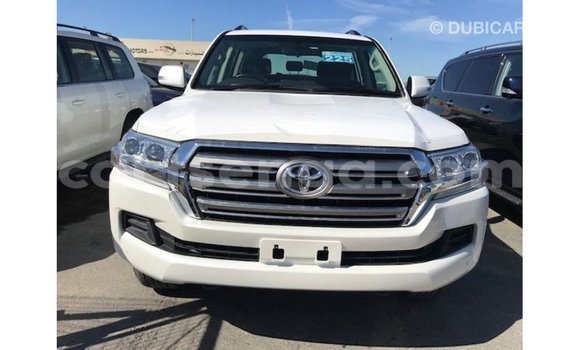 Nunua Imported Toyota Land Cruiser White Gari ndani ya Import - Dubai nchini Hhohho Nunua Imported Toyota Land Cruiser White Gari ndani ya Import - Dubai nchini Hhohho