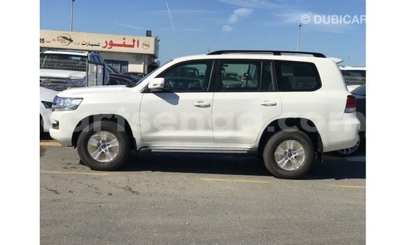 Nunua Imported Toyota Land Cruiser White Gari ndani ya Import - Dubai nchini Hhohho Nunua Imported Toyota Land Cruiser White Gari ndani ya Import - Dubai nchini Hhohho
