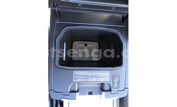 Nunua Imported Toyota Land Cruiser White Gari ndani ya Import - Dubai nchini Hhohho Nunua Imported Toyota Land Cruiser White Gari ndani ya Import - Dubai nchini Hhohho