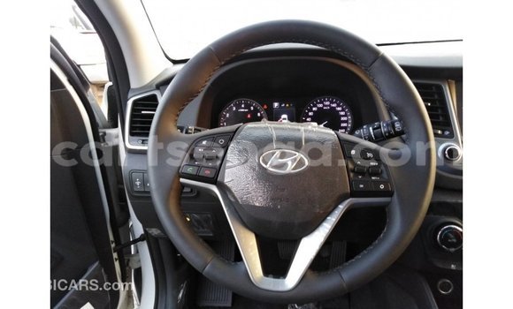 Buy Import Hyundai Tucson White Car in Import - Dubai in Hhohho Buy Import Hyundai Tucson White Car in Import - Dubai in Hhohho