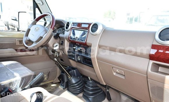Buy Import Toyota Land Cruiser Beige Car in Import - Dubai in Hhohho Buy Import Toyota Land Cruiser Beige Car in Import - Dubai in Hhohho