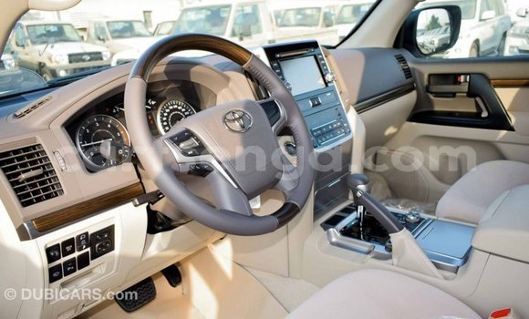 Buy Import Toyota Land Cruiser White Car in Import - Dubai in Hhohho Buy Import Toyota Land Cruiser White Car in Import - Dubai in Hhohho